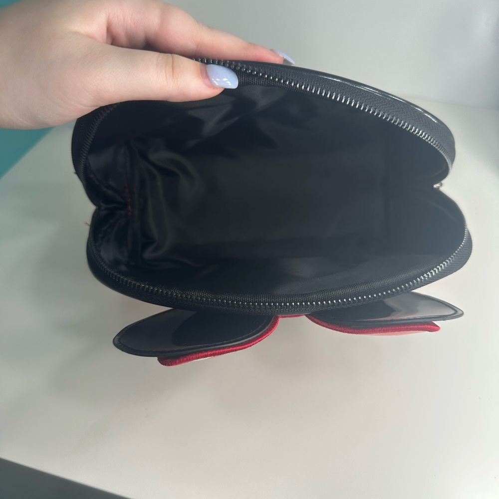 The Creme Shop Minnie Mouse Dome Travel Pouch - Picture 6 of 6